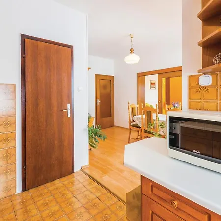 Awesome In Pobri With House Sea View Apartment Volosko