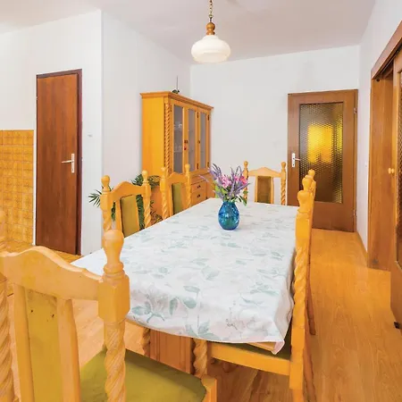 Apartment Awesome In Pobri With House Sea View *