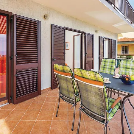 Apartment Awesome In Pobri With House Sea View Volosko
