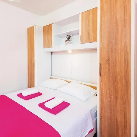 Appartement Awesome In Pobri With House Sea View Volosko