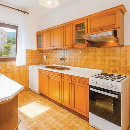 Awesome In Pobri With House Sea View Appartement